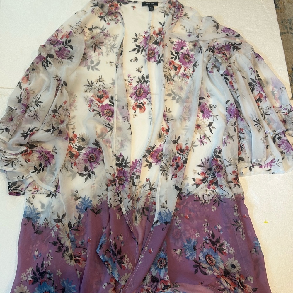 Torrid coffin circle sleeve kimono floral print white purple blue black pink - Picture 11 of 13